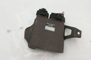 TOYOTA Avensis Verso 1 generation (2001-2003) Degvielas iesmidzinātāju vadības bloks 8987120030 31774864