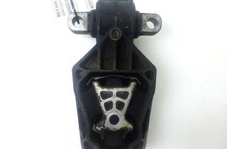 MERCEDES-BENZ A-Class W176 (2012-2018) Dzinēja stiprinājums/spilvens kreisajā pusē A2462401209 31651411