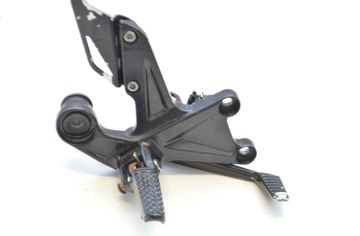 HONDA CBR (1983-2016) E90/E91/E92/E93 (2004-2013) Labās puses kājas turētāja komplekts 11845854