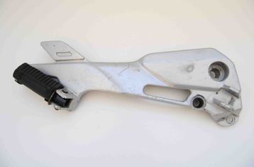 HONDA XL Right side footrest peg hanger assembly Unavailable 1577989