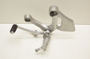 YAMAHA MT Front left side footrest peg hanger  32935474