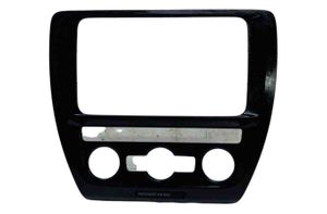 VOLKSWAGEN Jetta 3 generation (1992-1998) Отделочный щит панели  5C6858071B 30158252