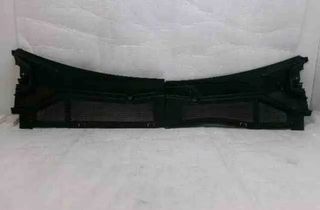 CITROËN C4 Picasso 2 generation (2013-2018) Priekšējā stikla tīrītāja apdare / plastmasa 9831551280 32496082