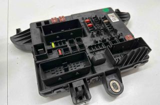 OPEL Insignia A (2008-2016) Блок предохранителей 13277321 30072910
