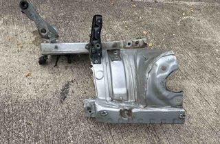 MERCEDES-BENZ CLA-Class C117 (2013-2016) Front Left Chassis Legs 31419297