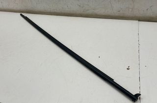 SEAT Arona 1 generation (2017-2024) Стеклоуплотнитель передней левой двери 32819543