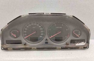 VOLVO V70 2 generation (2000-2008) Speedometer 32510443