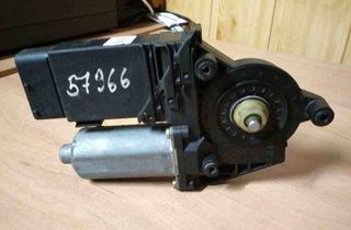 VOLKSWAGEN Passat B5 (1996-2005) Front Left Door Window Regulator Motor 130821695 32539474