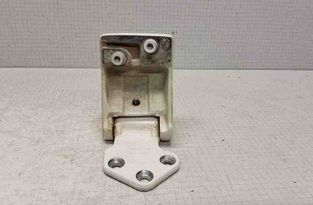 VOLKSWAGEN Transporter T5 (2003-2015) Петля крышки багажника правая 7H0827151 32565300