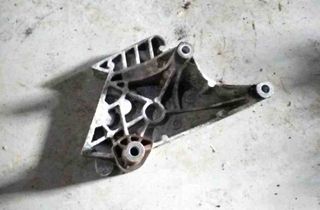 VOLKSWAGEN Touran 1 generation (2003-2015) Engine Bracket Right Side 32625070