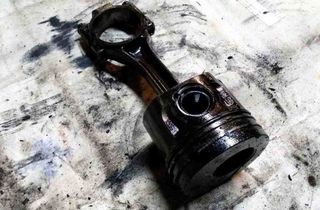 VOLKSWAGEN Touran 1 generation (2003-2015) Piston 32625479