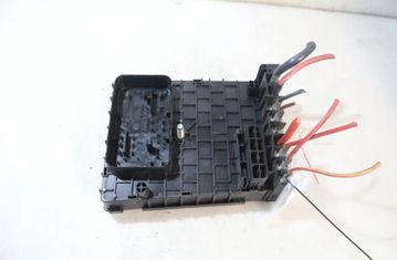 VOLKSWAGEN Passat B7 (2010-2015) Блок предохранителей 32895129