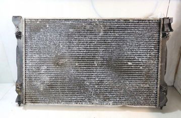 AUDI A4 B7/8E (2004-2008) Охлаждающий радиатор 32895801