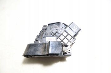 VOLVO V50 1 generation (2003-2012) Замок двери передний правый 32897483