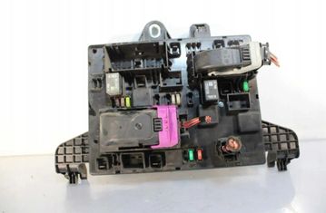 OPEL Astra J (2009-2020) Fuse Box 32902775