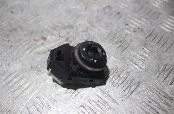 KIA Cee'd 1 generation (2007-2012) Spoguļa regulēšanas slēdzis 32903646