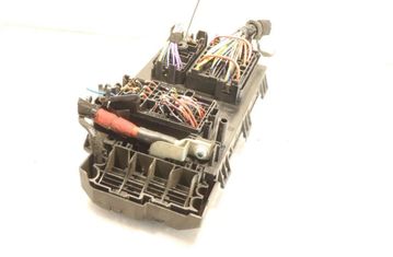 OPEL Astra J (2009-2020) Fuse Box 32914815