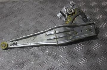 TOYOTA Avensis 2 generation (2002-2009) Rear left door window lifter 32918355