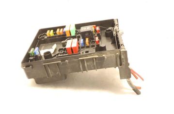 VOLKSWAGEN Golf 8 generation (2019-2023) Drošinātāju kārba 32940976