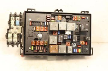 OPEL Astra J (2009-2020) Fuse Box 32944679