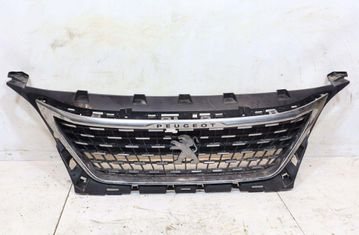 PEUGEOT 2008 2 generation (2019-2023) Radiator Grille 32946667