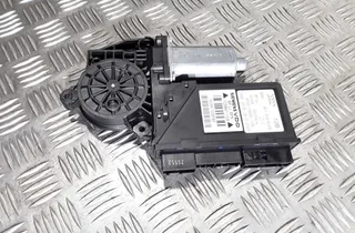 AUDI A4 B7/8E (2004-2008) Priekšējo kreiso durvju logu pacēlāja motorīts 0130821764 32051485