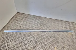 MERCEDES-BENZ M-Class W166 (2011-2015) Rear Left Door Window Molding A1667350365 33535280