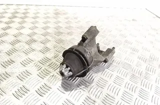 VOLVO XC60 Передняя подушка двигателя 30778953,31460937 33537949