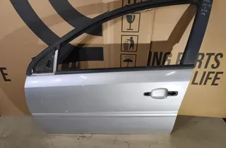 OPEL Vectra C (2002-2005) Дверь передняя левая 33567581