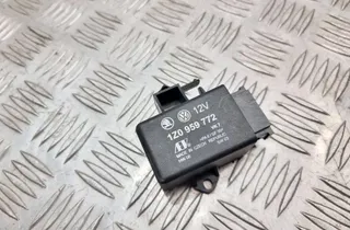 SKODA Octavia 2 generation (2004-2013) Реле обогрева сиденья 1Z0959772 33569762