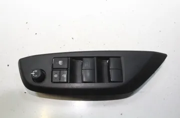 TOYOTA Yaris 4 generation (2020-2023) Кнопка стеклоподъемника передней правой двери 84040-0D030 33555919