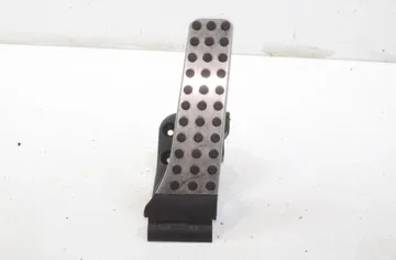 MERCEDES-BENZ C-Class W205/S205/C205 (2014-2023) Throttle Pedal A2053000104 33572741