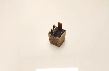 VOLKSWAGEN Bora 1 generation (1998-2005) Relejs 357911253 32276434