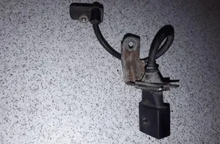 BMW 1 Series E81/E82/E87/E88 (2004-2013) Kloķvārpstas stāvokļa sensors 7809334 33747909