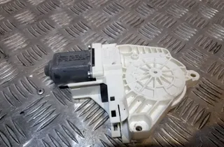 VOLKSWAGEN Touareg 2 generation (2010-2018) Aizmugurējo kreiso durvju loga pacēlāja motorīts 8K0959811A 33408331