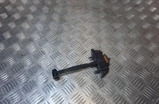 JAGUAR XF 1 generation (2011-2016) Ограничитель задней левой двери 33410053