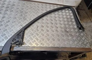 AUDI A6 C6/4F (2004-2011) Стеклоуплотнитель передней левой двери 4G0867610 33418616