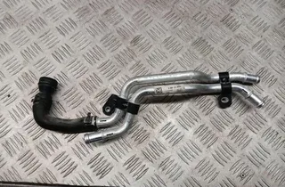 AUDI A4 B9/8W (2015-2024) Dzesēšanas šļauka / truba 8W0121400B 33448732