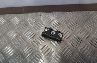 AUDI A6 C6/4F (2004-2011) Распределительная коробка 8T0035570 33483192