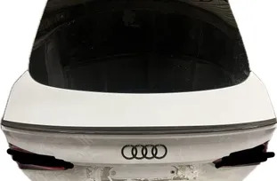 AUDI RS 4 B7 (2005-2008) Крышка багажника 33742128