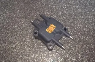 MINI Cooper R50 (2001-2006) Augstsprieguma aizdedzes spole 2122435 33851519