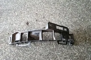 OPEL Zafira B (2005-2010) Aizmugurējā labā bampera stiprinājums 13125044 33857044