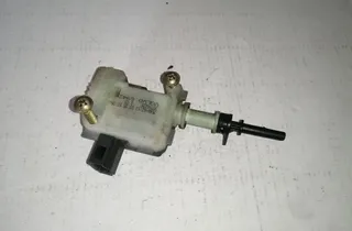 VOLVO V50 1 generation (2003-2012) Degvielas tvertnes vāciņa bloķēšana 30716226 33857484