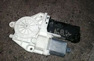 PEUGEOT 407 1 generation (2004-2010) Front Left Door Window Regulator Motor 1137328127 33859365
