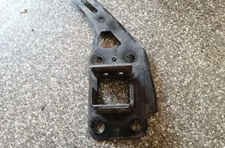 AUDI A6 C6/4F (2004-2011) Radiatoru kronšteini 4F0805500 33860195