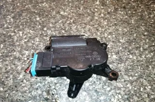 VOLKSWAGEN Touareg 1 generation (2002-2010) Salona sildītāja vadības vārsti 52411483 33860243