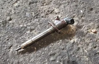 VOLVO V70 2 generation (2000-2008) Degvielas sprausla 31303259 33864270