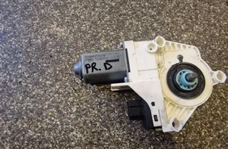 AUDI A6 C6/4F (2004-2011) Priekšējo kreiso durvju logu pacēlāja motorīts 4F0959802D 33866459