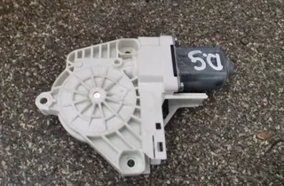 AUDI A6 C6/4F (2004-2011) Aizmugurējo labo durvju loga vadības motorīts 33872530