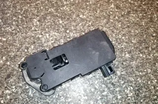 VOLVO S40 2 generation (2004-2012) Degvielas tvertnes vāciņa bloķēšana 30716754 33877619